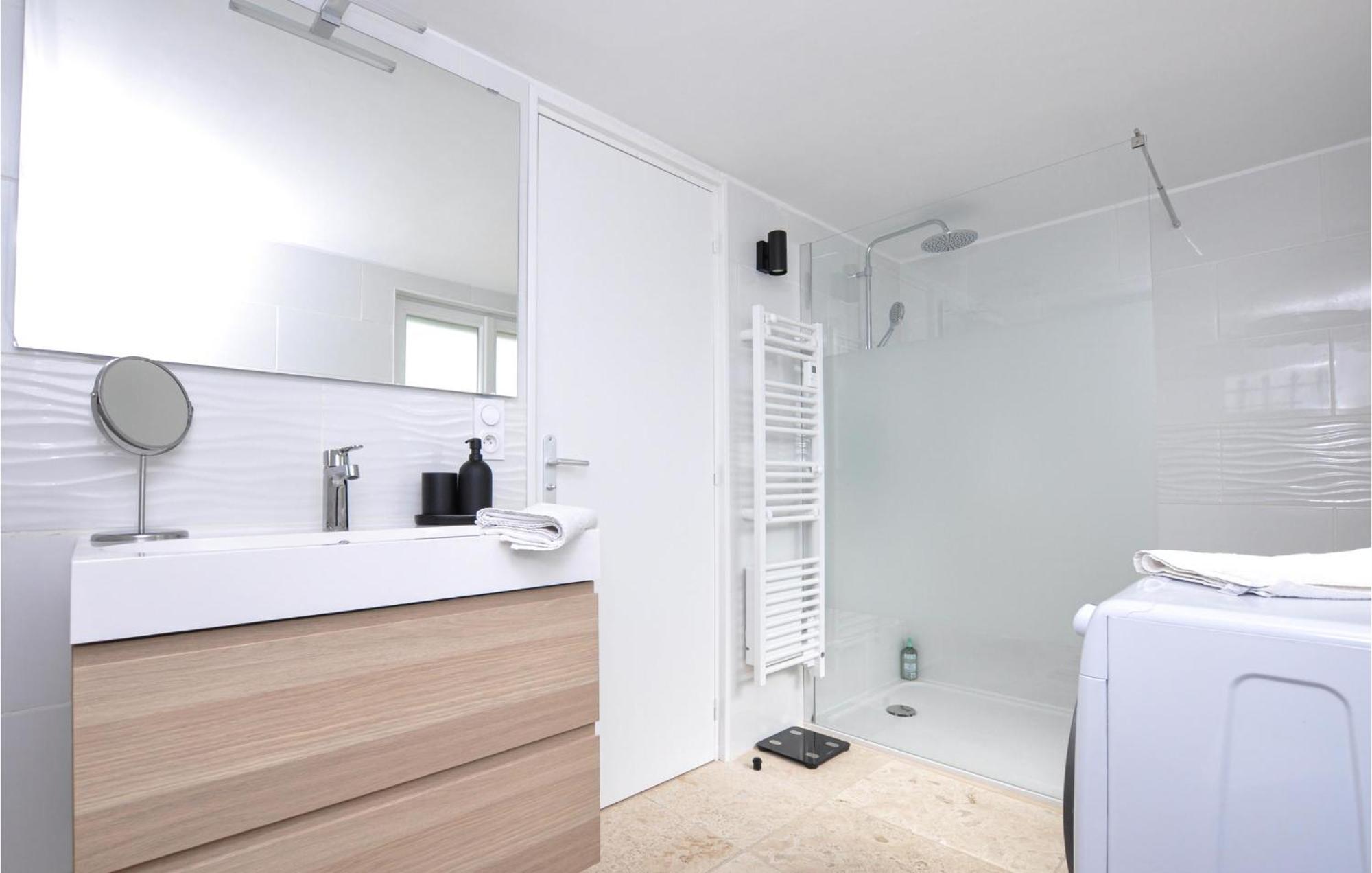 Awesome Apartment In Saint-Jeannet With Kitchen Екстер'єр фото